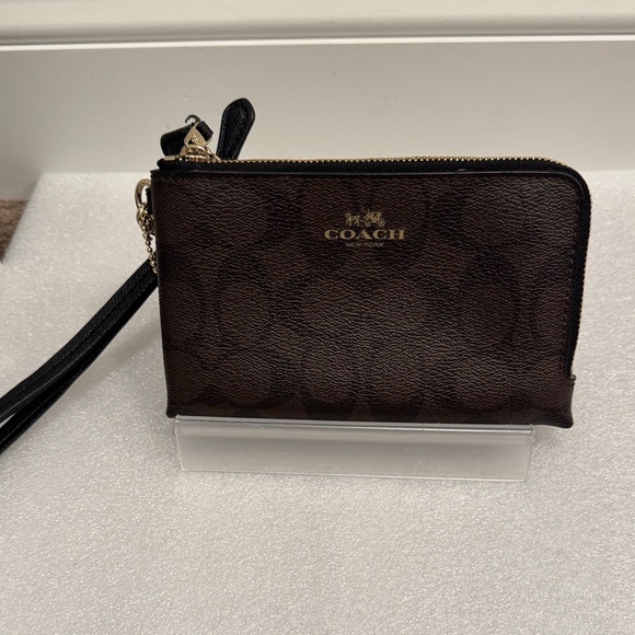 Coach double zip signature logo wristlet wallet with hangtag